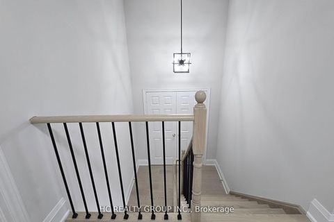 Photo 10 at 47 Medoc Place, Patterson, Vaughan