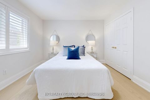 Photo 15 at 47 Medoc Place, Patterson, Vaughan