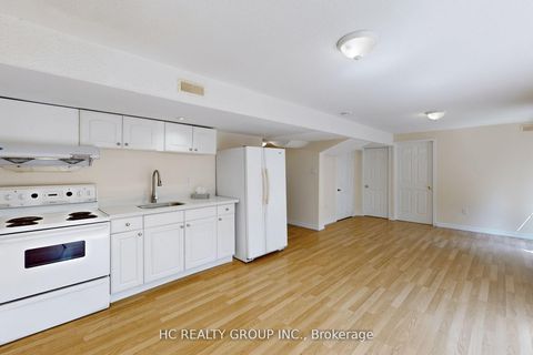 Photo 19 at 47 Medoc Place, Patterson, Vaughan