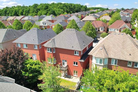 Photo 20 at 47 Medoc Place, Patterson, Vaughan