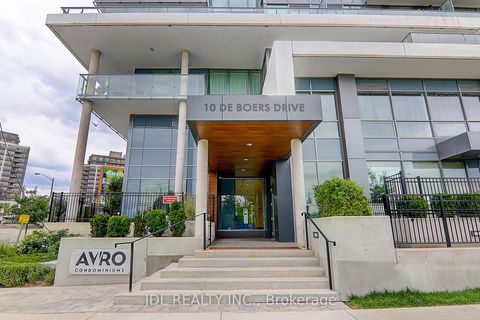 Photo 3 at 808 - 10 De Boers Drive, York University Heights, Toronto