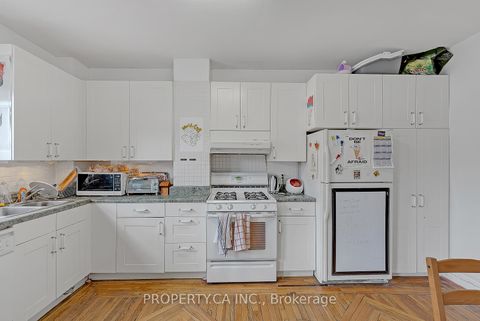 Photo 4 at 258 Brunswick Avenue, University, Toronto