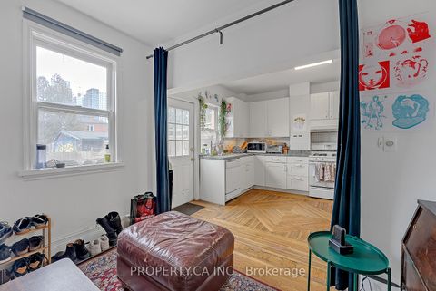 Photo 7 at 258 Brunswick Avenue, University, Toronto