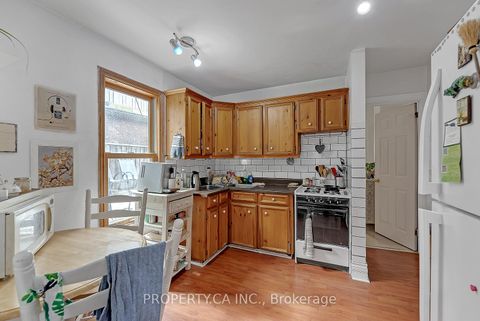 Photo 22 at 258 Brunswick Avenue, University, Toronto