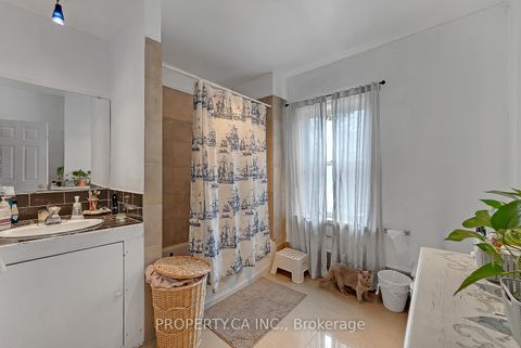 Photo 26 at 258 Brunswick Avenue, University, Toronto