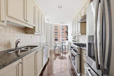 Photo 11 at 401 - 55 Delisle Avenue, St. Clair, Toronto