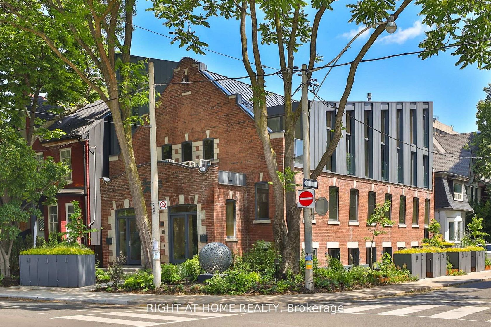 PH 2 - 225 Brunswick Avenue, University, Toronto 