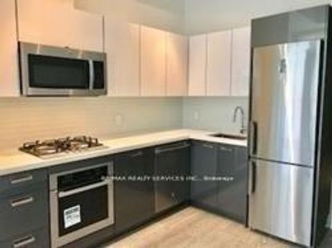 Photo 3 at 205 - 608 Richmond Street W, Waterfront Communities C1, Toronto