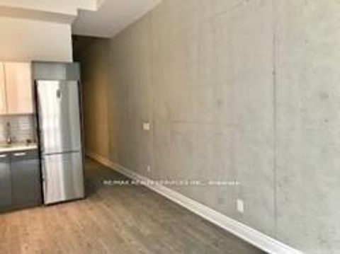 Photo 5 at 205 - 608 Richmond Street W, Waterfront Communities C1, Toronto