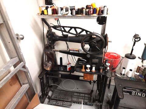 Photo 7 at HSC 107 - 700 University Avenue, Chinatown, Toronto