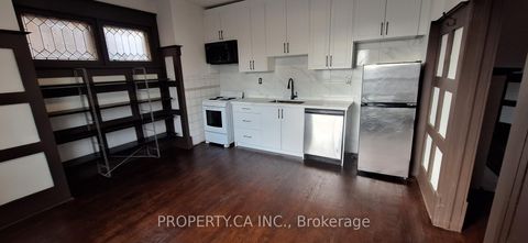 Photo 2 at 4 Glenhurst Avenue, Oakwood Village, Toronto