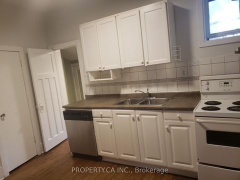 Photo 11 at 4 Glenhurst Avenue, Oakwood Village, Toronto