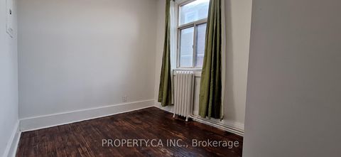 Photo 12 at 4 Glenhurst Avenue, Oakwood Village, Toronto