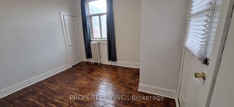 Photo 13 at 4 Glenhurst Avenue, Oakwood Village, Toronto