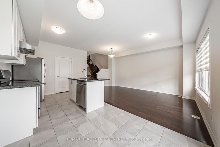 Photo 11 at 391 Athabasca Common, JM Joshua Meadows, Oakville