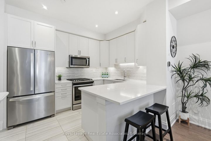 Photo 4 at 57 - 75 Elder Avenue, Long Branch, Toronto
