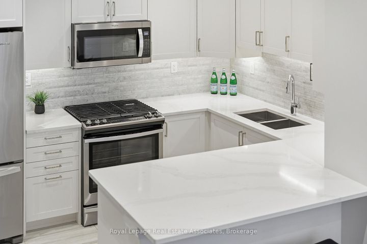 Photo 6 at 57 - 75 Elder Avenue, Long Branch, Toronto