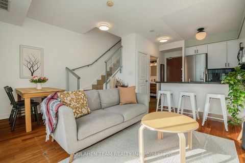 Photo 9 at 909 - 1 Avondale Avenue, Willowdale East, Toronto