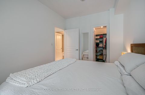 Photo 14 at 909 - 1 Avondale Avenue, Willowdale East, Toronto