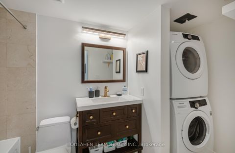 Photo 18 at 909 - 1 Avondale Avenue, Willowdale East, Toronto