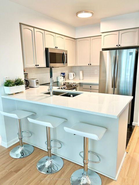 Photo 9 at 537 - 231 Fort York Boulevard, Niagara, Toronto