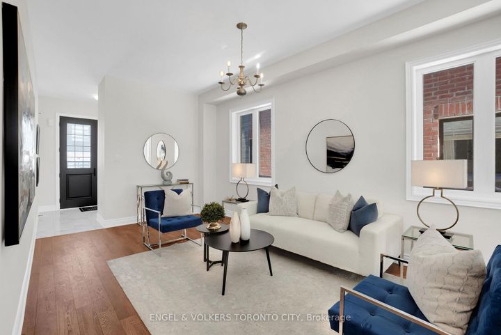 Photo 4 at 58 Claremont Drive N, Wellington North, Brampton