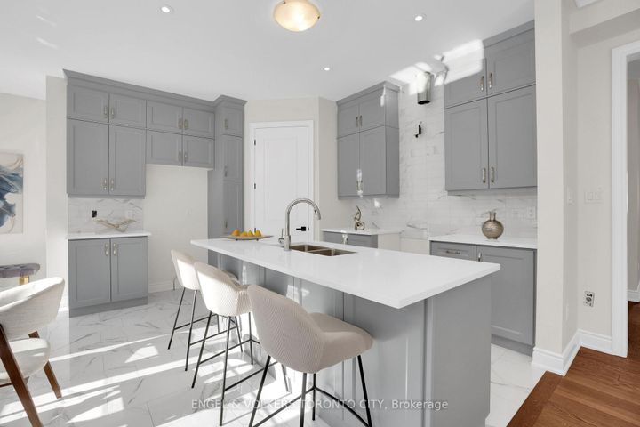 Photo 8 at 58 Claremont Drive N, Wellington North, Brampton