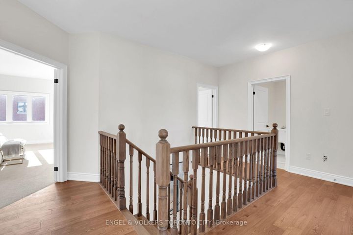 Photo 13 at 58 Claremont Drive N, Wellington North, Brampton