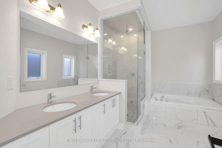 Photo 16 at 58 Claremont Drive N, Wellington North, Brampton