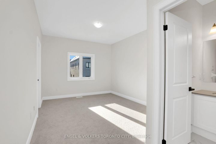 Photo 20 at 58 Claremont Drive N, Wellington North, Brampton