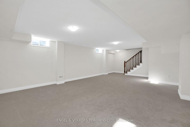 Photo 22 at 58 Claremont Drive N, Wellington North, Brampton