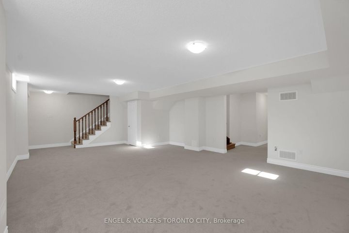 Photo 23 at 58 Claremont Drive N, Wellington North, Brampton