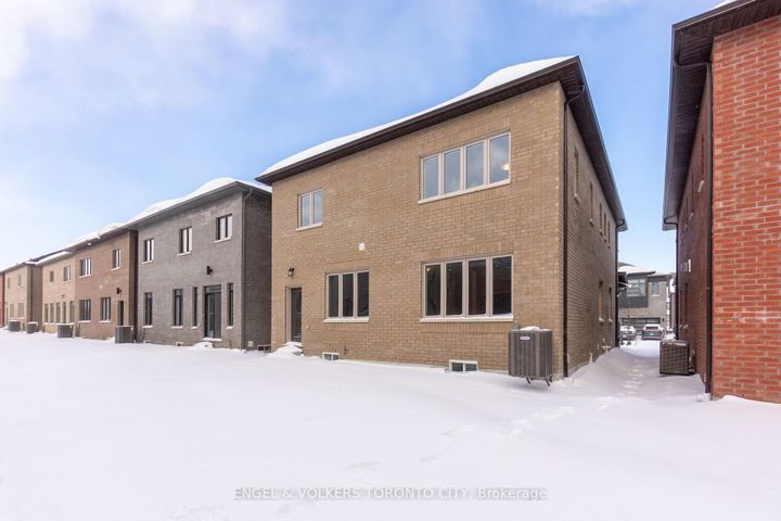 Photo 25 at 58 Claremont Drive N, Wellington North, Brampton