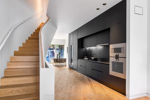 Photo 5 at 44 Foxley Street, Bellwoods, Toronto