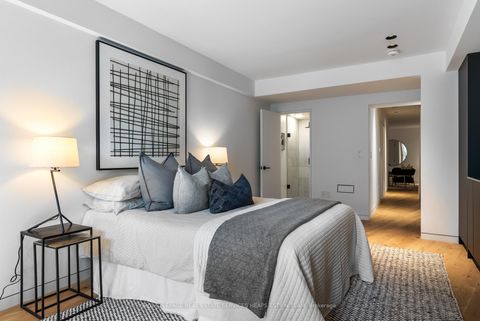 Photo 27 at 44 Foxley Street, Bellwoods, Toronto