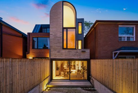 Photo 29 at 44 Foxley Street, Bellwoods, Toronto