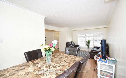 Photo 7 at 513 Lynett Crescent, Crosby, Richmond Hill