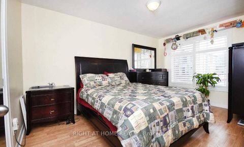 Photo 8 at 513 Lynett Crescent, Crosby, Richmond Hill