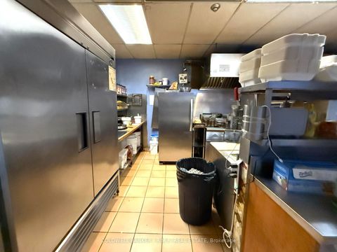 Photo 3 at 390 Roncesvalles Avenue, Swansea, Toronto