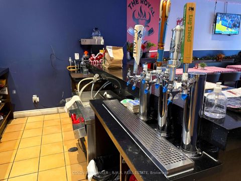 Photo 6 at 390 Roncesvalles Avenue, Swansea, Toronto