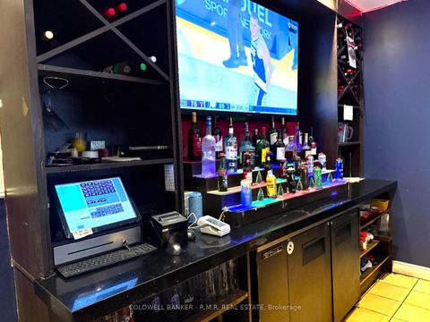 Photo 7 at 390 Roncesvalles Avenue, Swansea, Toronto