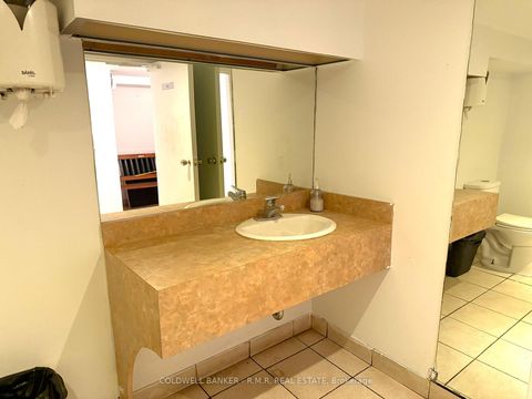 Photo 13 at 390 Roncesvalles Avenue, Swansea, Toronto