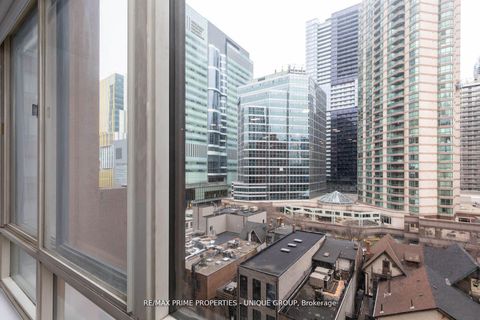 Photo 9 at 903 - 633 Bay Street, Bay Street Corridor, Toronto