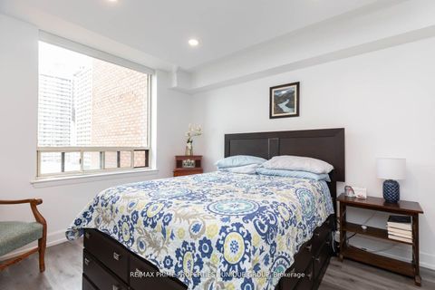 Photo 12 at 903 - 633 Bay Street, Bay Street Corridor, Toronto