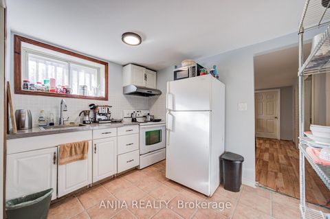 Photo 10 at 7 Linnsmore Crescent, East York, Toronto