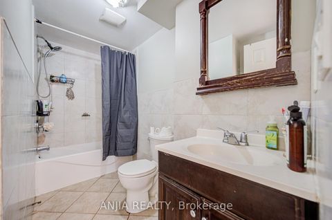 Photo 11 at 7 Linnsmore Crescent, East York, Toronto