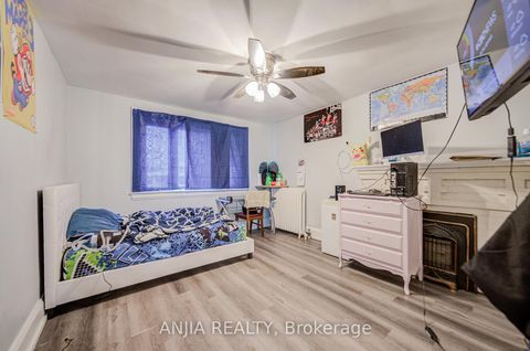 Photo 17 at 7 Linnsmore Crescent, East York, Toronto