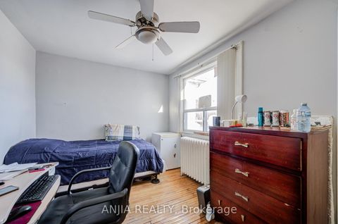 Photo 18 at 7 Linnsmore Crescent, East York, Toronto