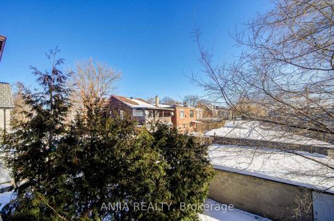 Photo 19 at 7 Linnsmore Crescent, East York, Toronto