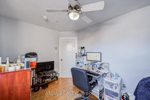 Photo 21 at 7 Linnsmore Crescent, East York, Toronto